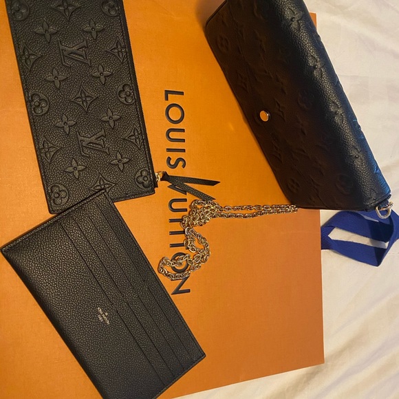 COPY - Authentic Louis Vuitton Felicia Pochette - Picture 6 of 7